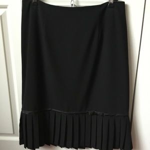 I. N. Studio Size 6 skirt